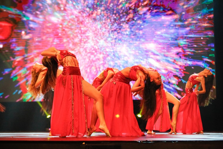 Tribe Dance Hold Your Dream 